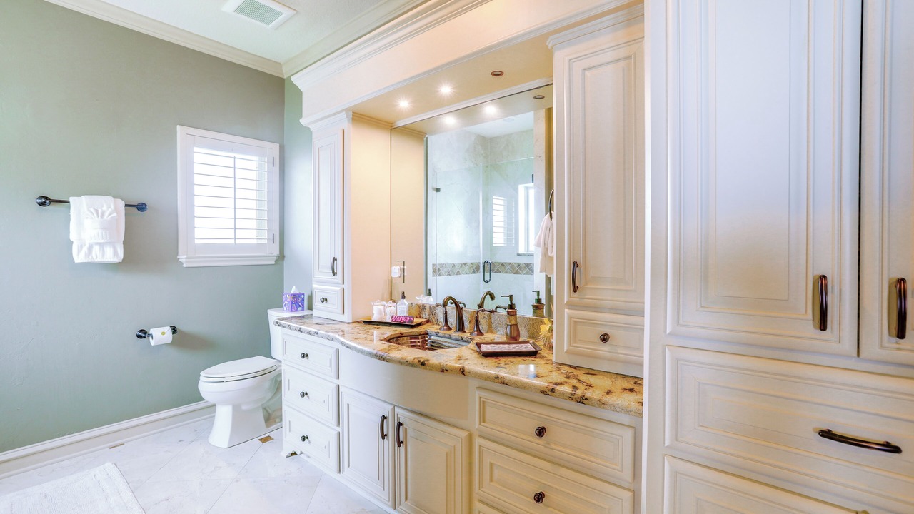 Photo of Bathroom in El Lago