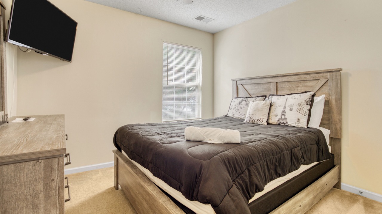 Photo of Bedroom in Davis Lake - Eastfield