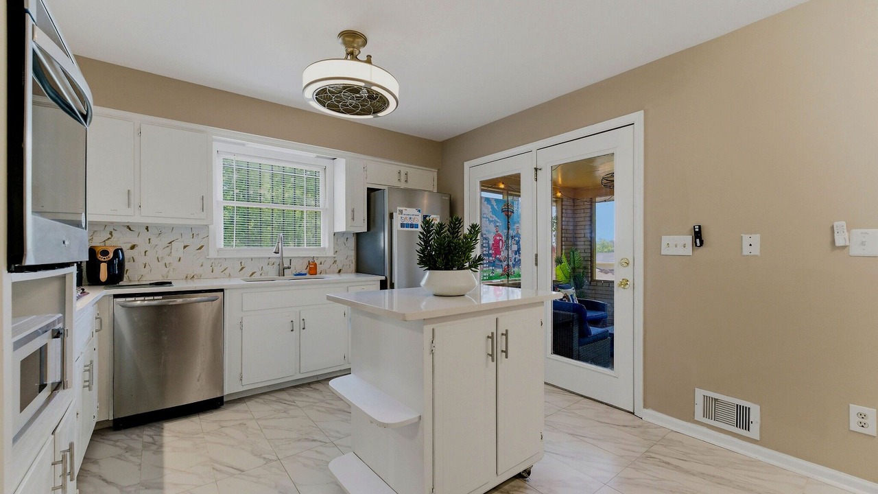 Photo of Kitchen in Candler-McAfee