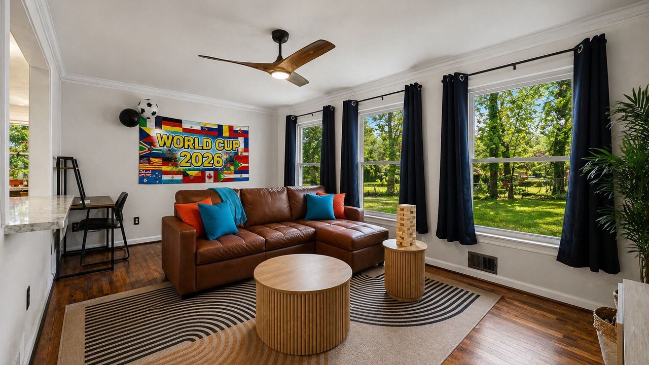 Photo of Livingroom in Candler-McAfee
