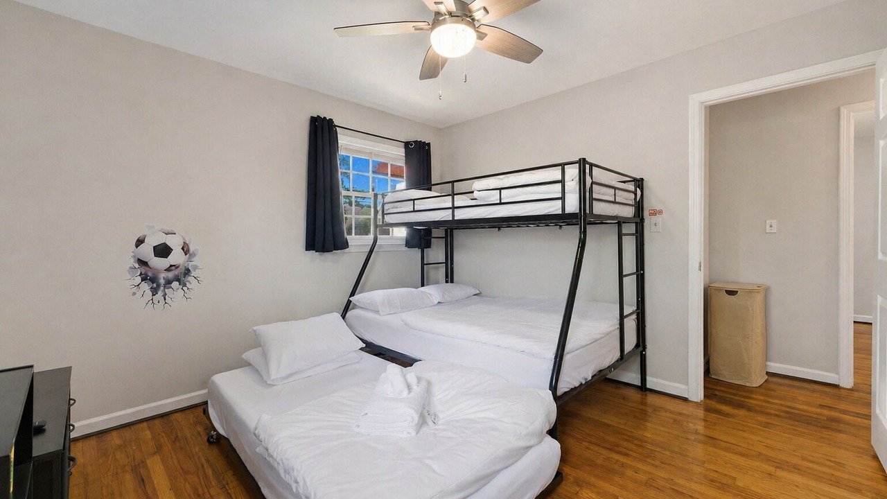 Photo of Bedroom in Candler-McAfee