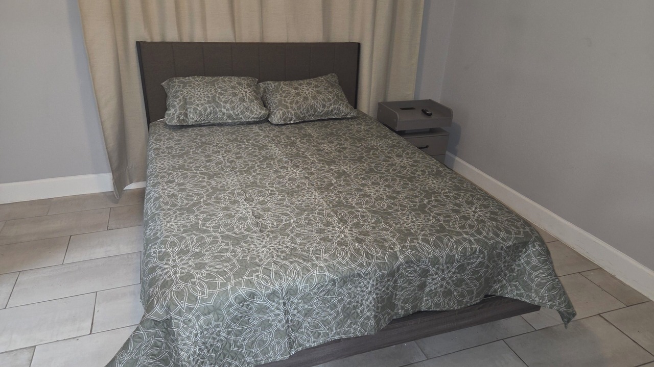 Photo of Bedroom in FM 1960