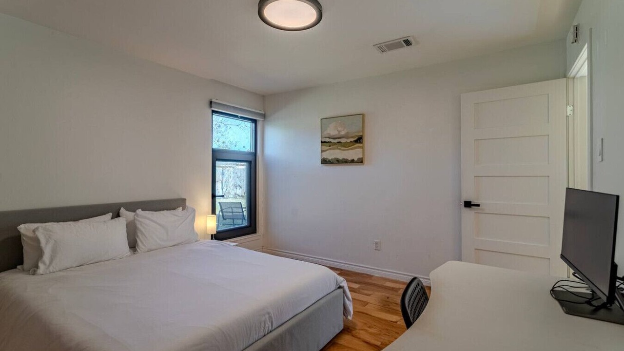 Photo of Bedroom in Chinatown