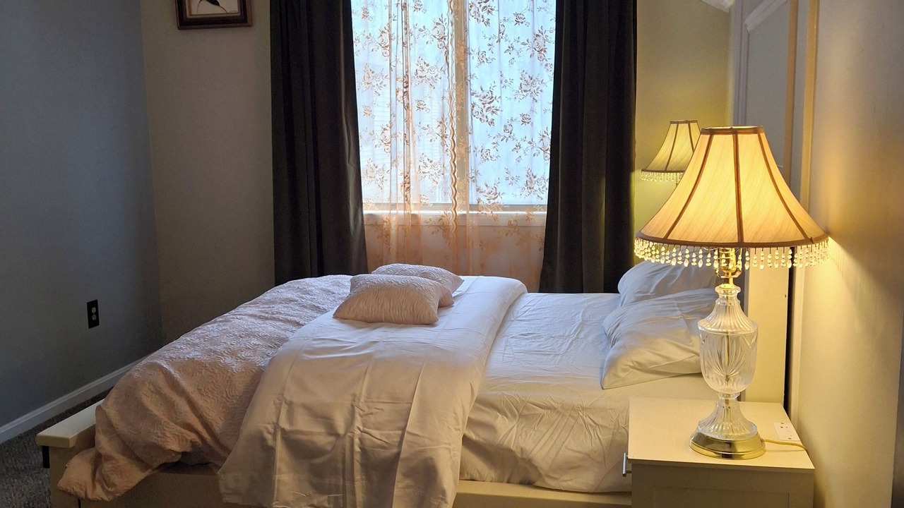 Photo of Bedroom in Laurel