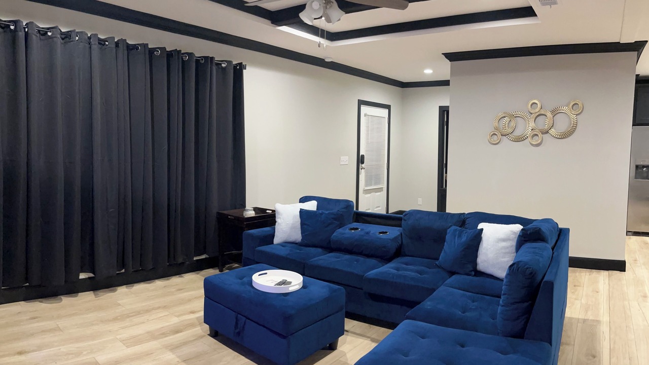 Photo of Livingroom in Sealy