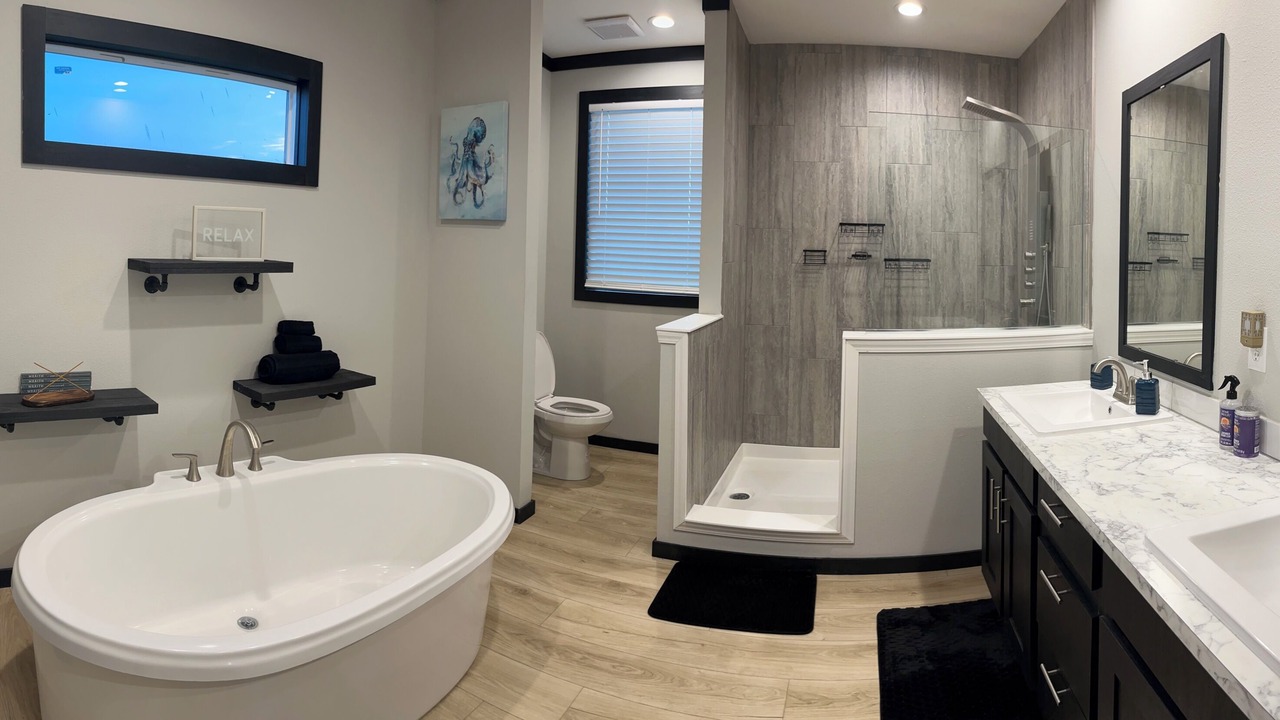 Photo of Bathroom in Sealy