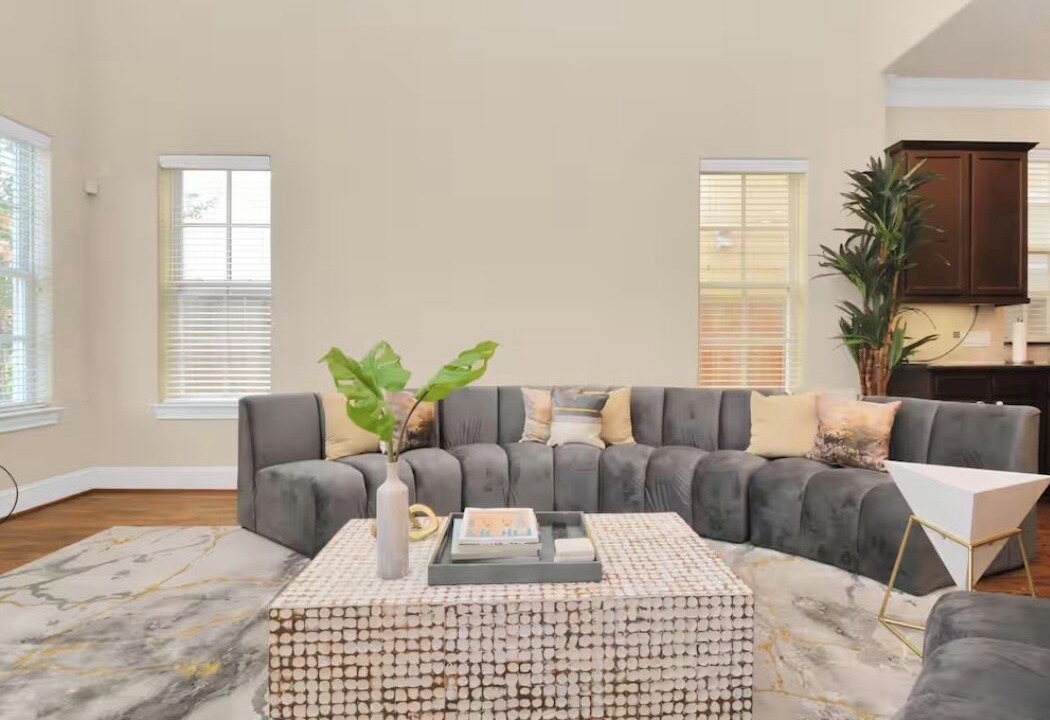 Photo of Livingroom in Spring Branch Central