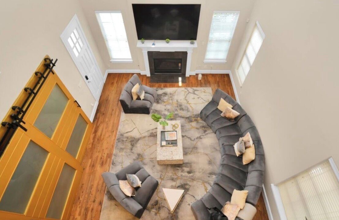 Photo of Livingroom in Spring Branch Central