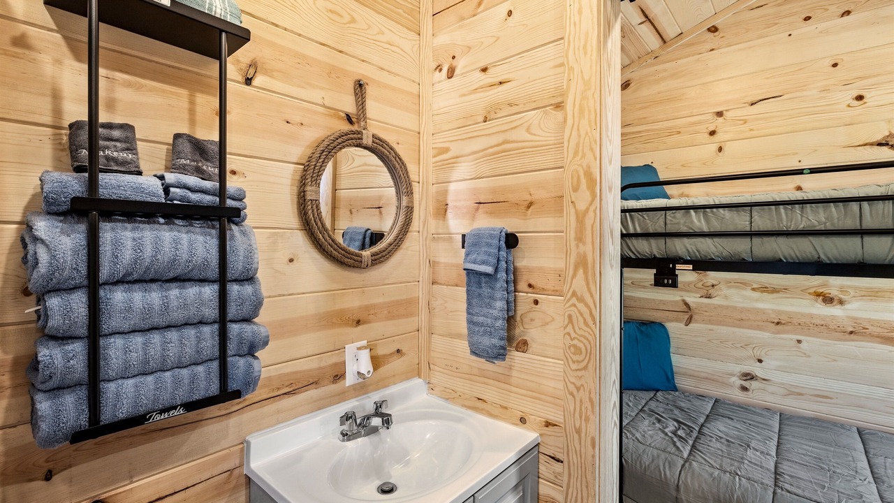 Photo of Bedroom in Crystal Beach