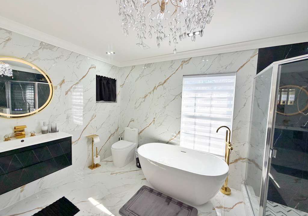 Photo of Bathroom in Crescent Lakes