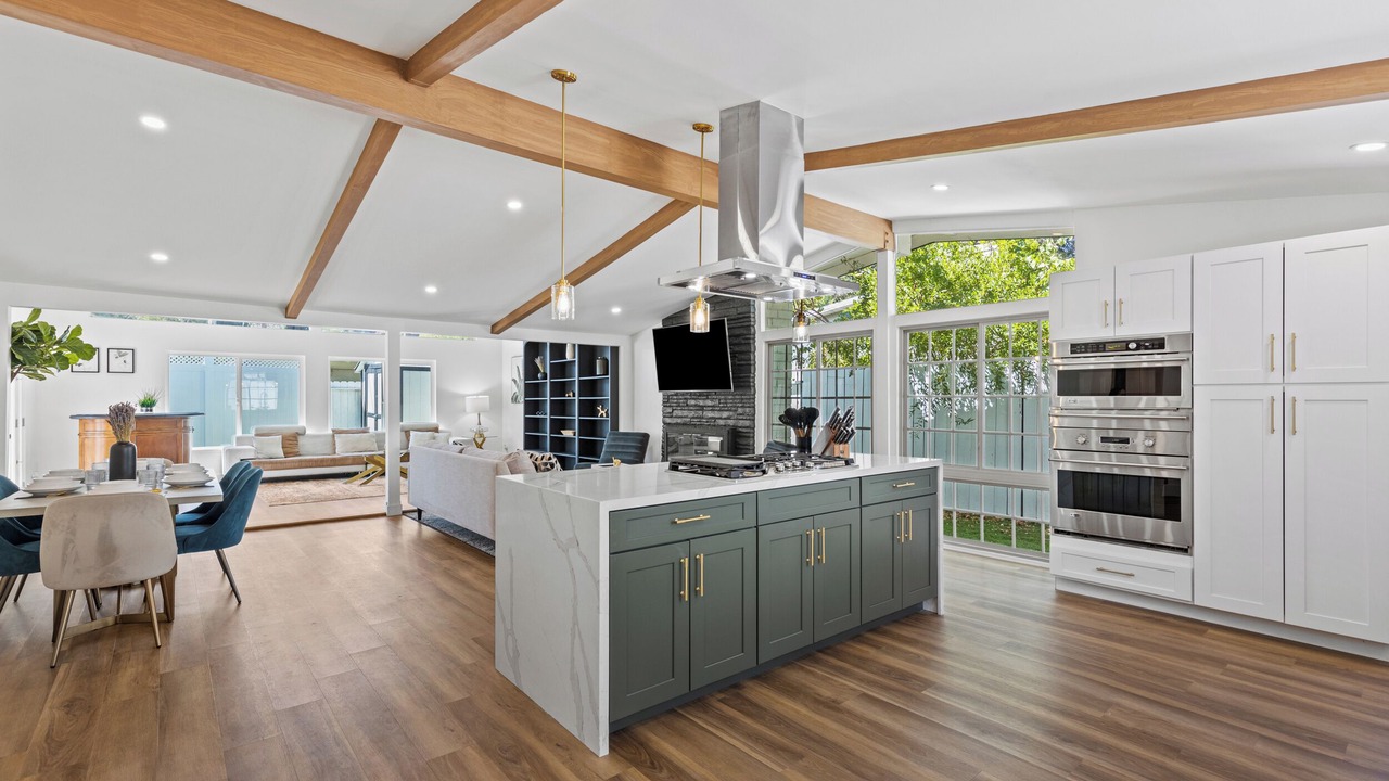 Photo of Kitchen in Woodland Hills