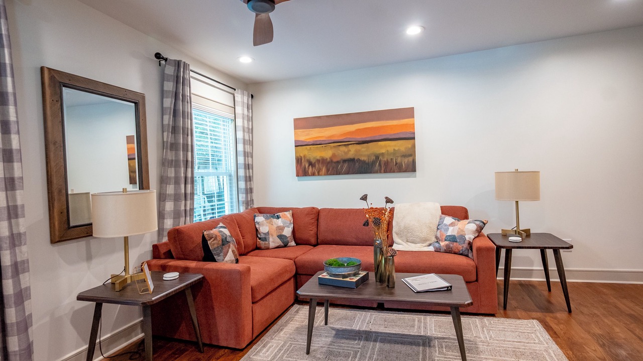 Photo of Livingroom in Downtown