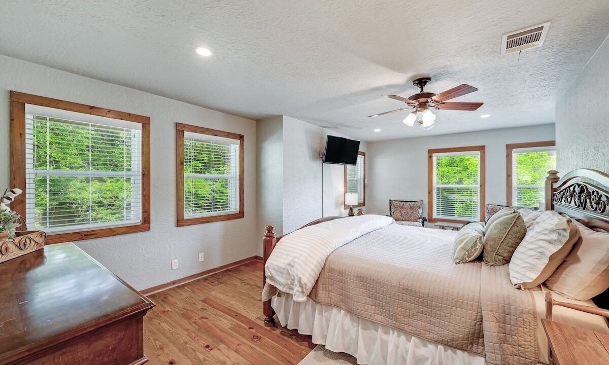 Photo of Bedroom in Wimberley