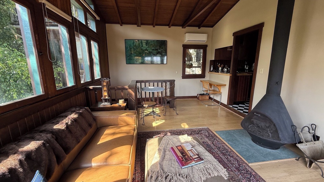Photo of Livingroom in Hollywood Heights