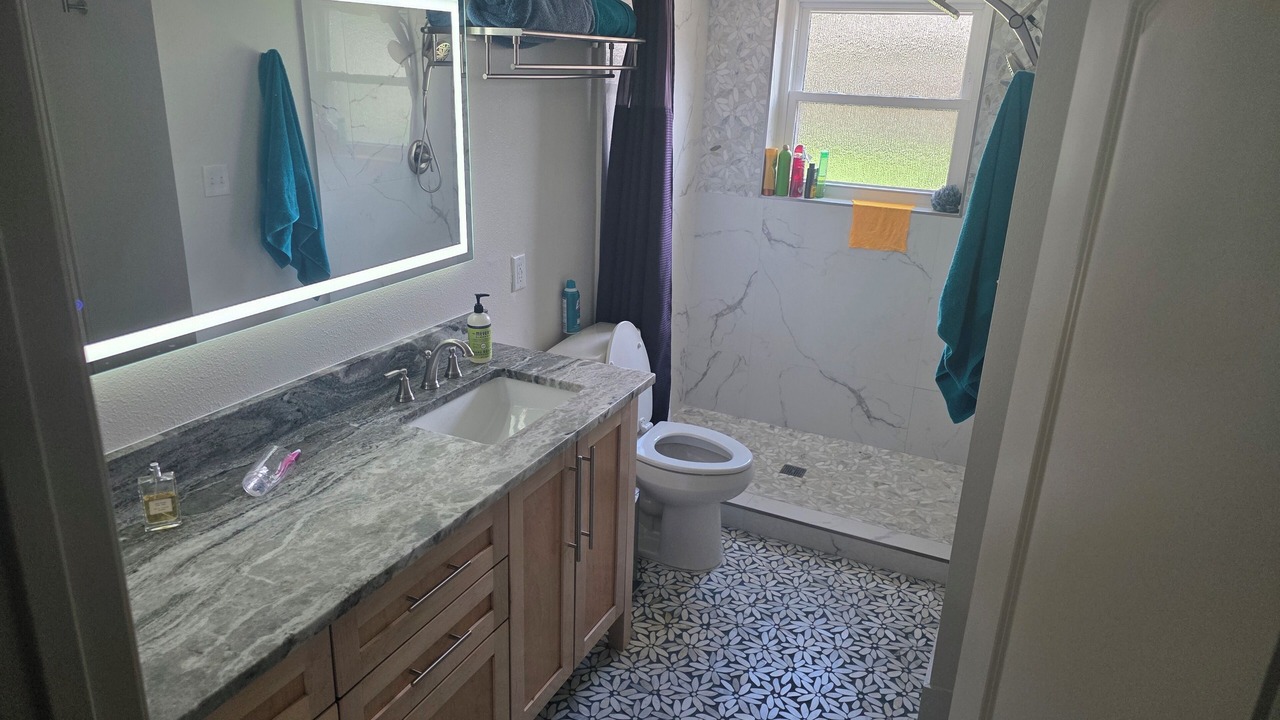 Photo of Bathroom in El Lago