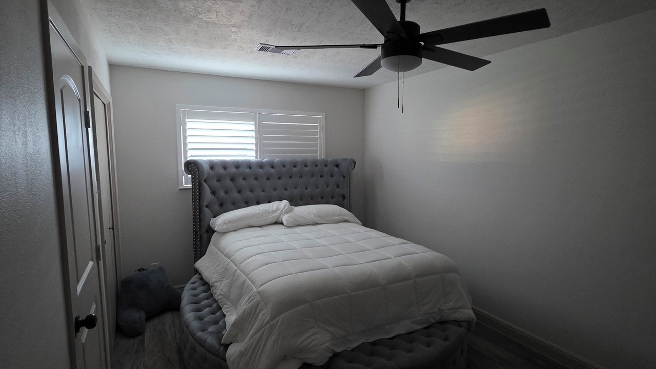Photo of Bedroom in El Lago