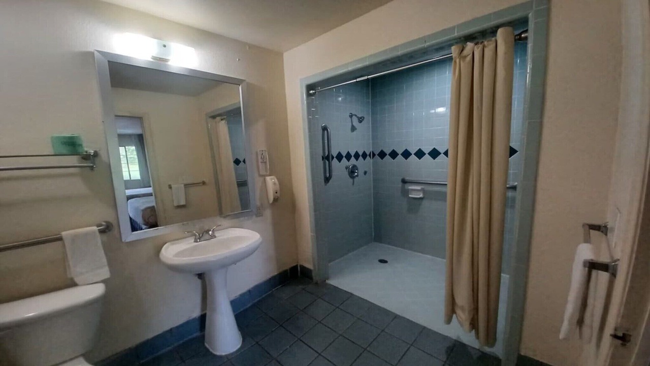 Photo of Bathroom in Port Lavaca