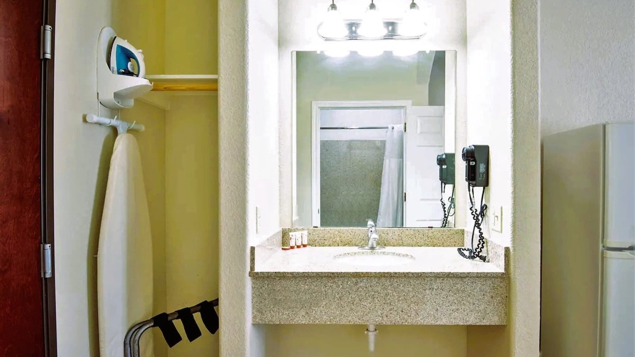 Photo of Bathroom in Clute