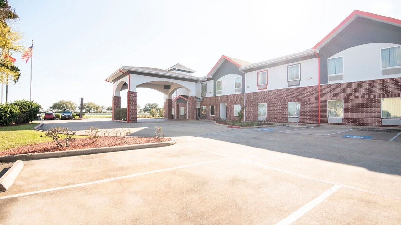 Photo of Outdoor in Clute