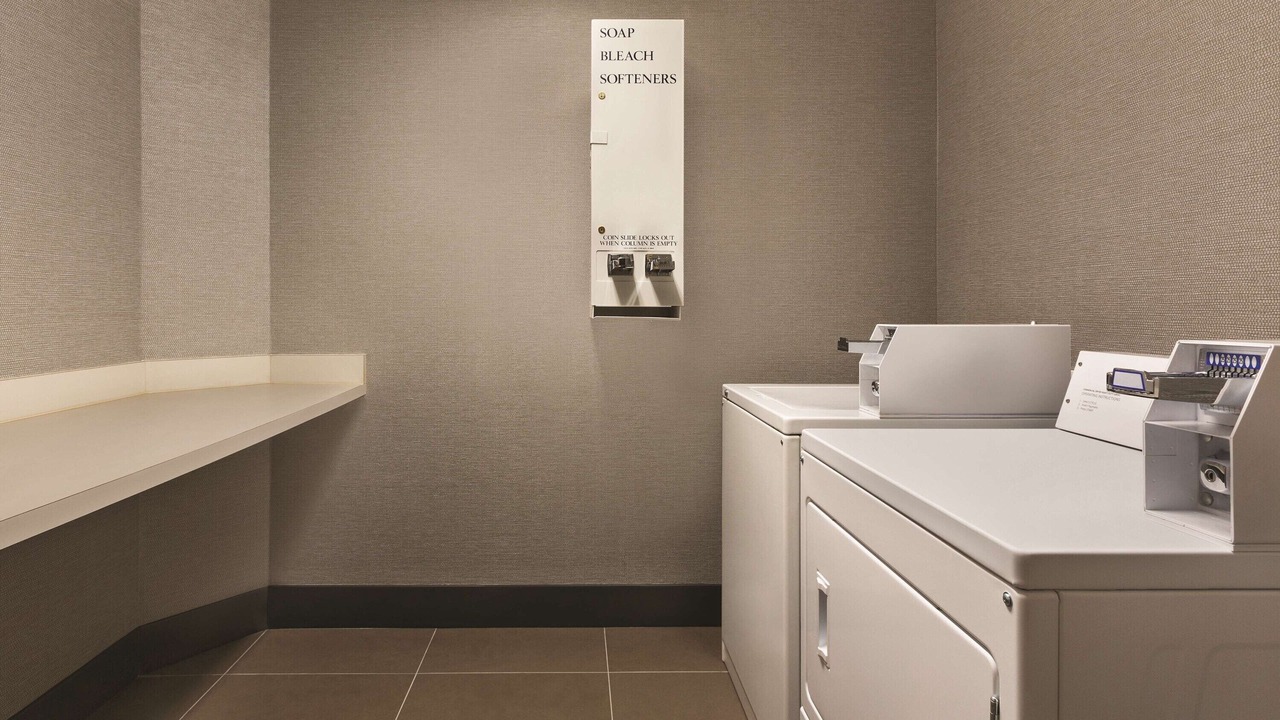 Photo of Bedroom in US 290
