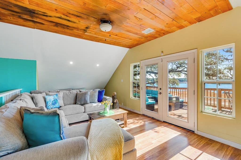 Photo of Livingroom in Rocky Ridge