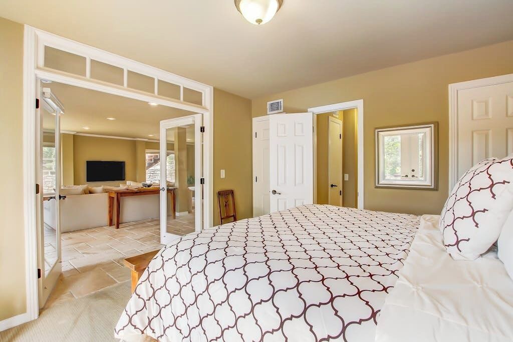 Photo of Bedroom in Volente