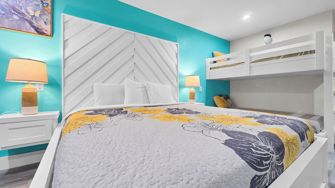 Photo of Bedroom in Crystal Beach