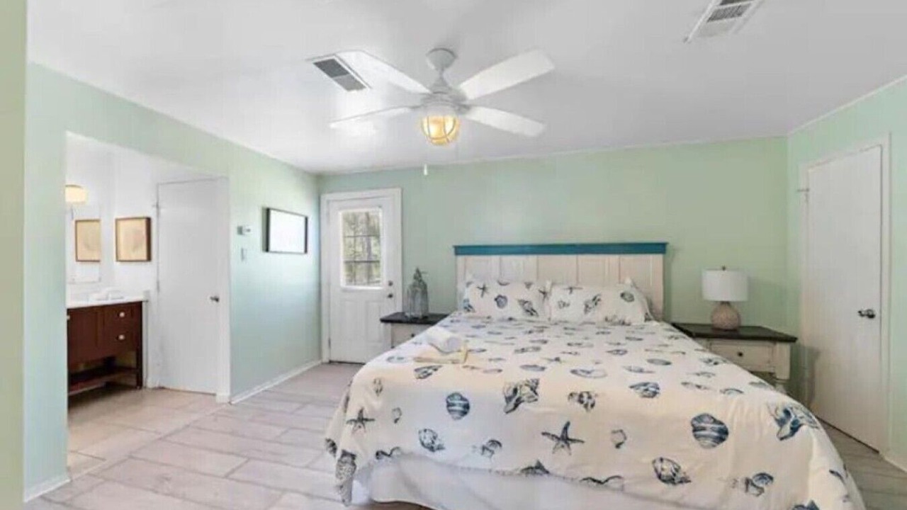 Photo of Bathroom in Pirates Beach