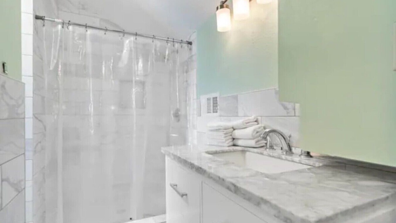 Photo of Bathroom in Pirates Beach