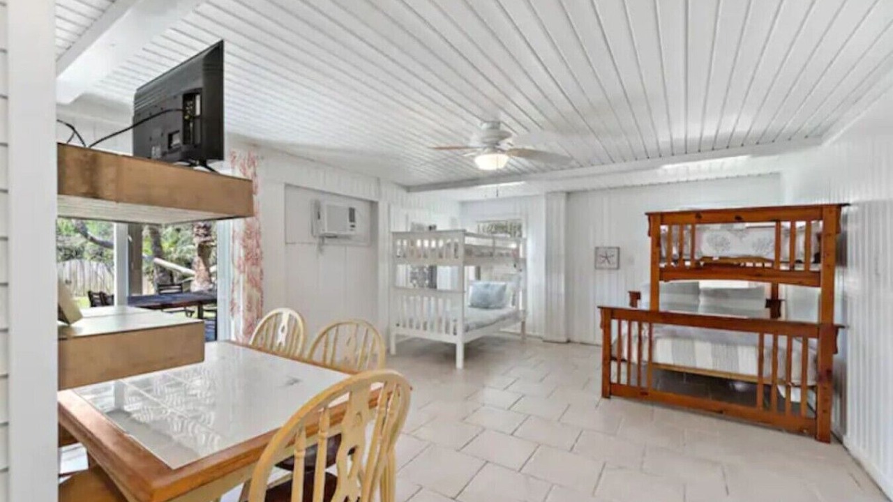 Photo of Bedroom in Pirates Beach