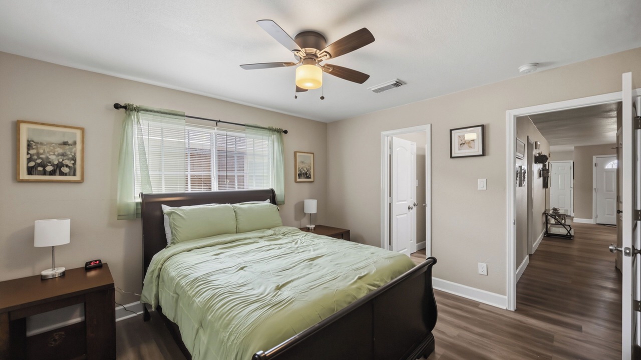 Photo of Bedroom in Alvin