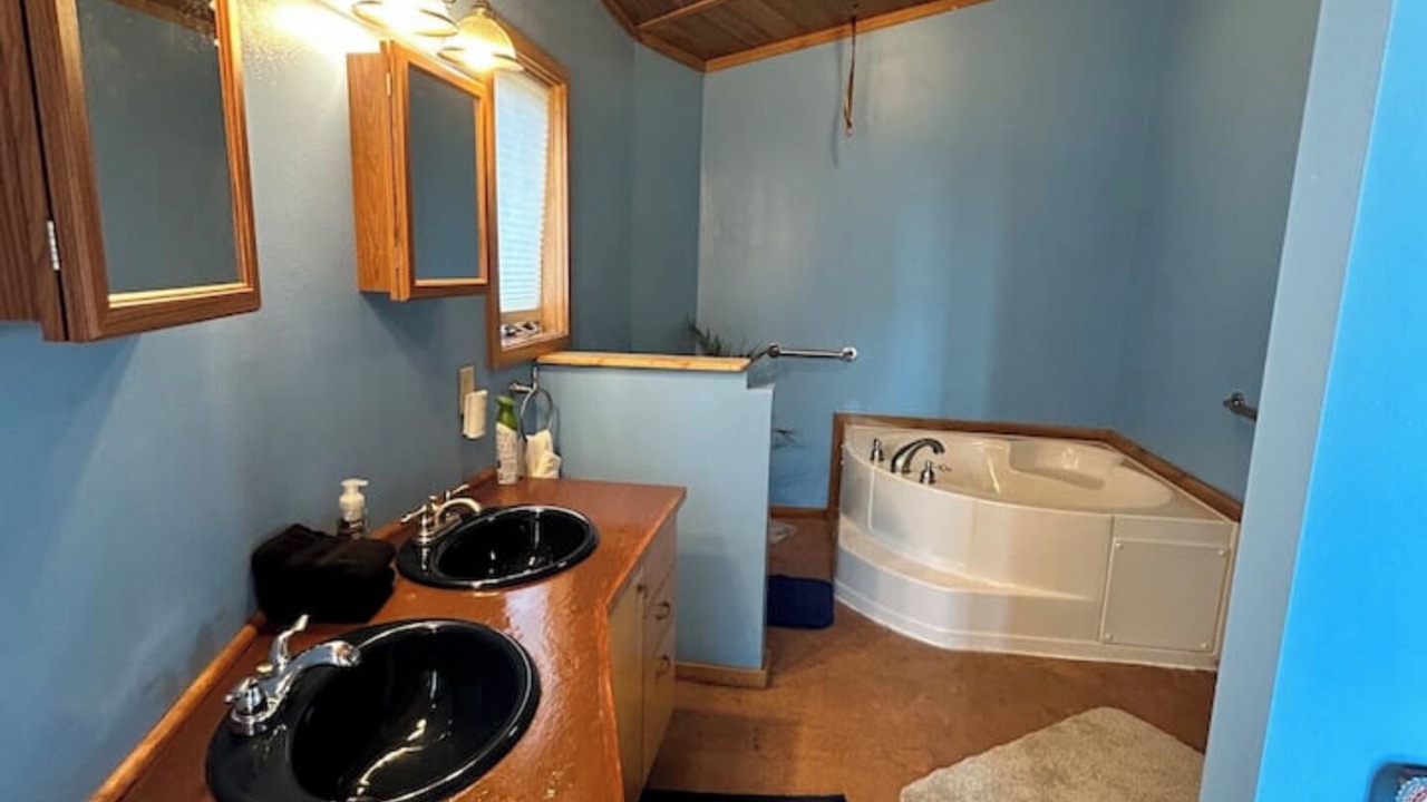 Photo of Bathroom in Browning