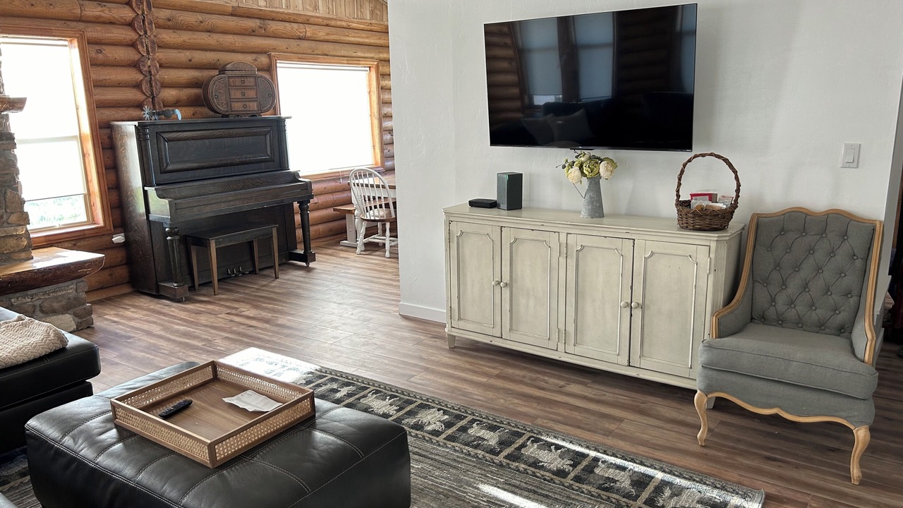 Photo of Livingroom in Roosevelt