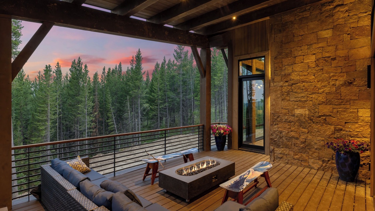 Photo of Patio Balcony in Big Sky
