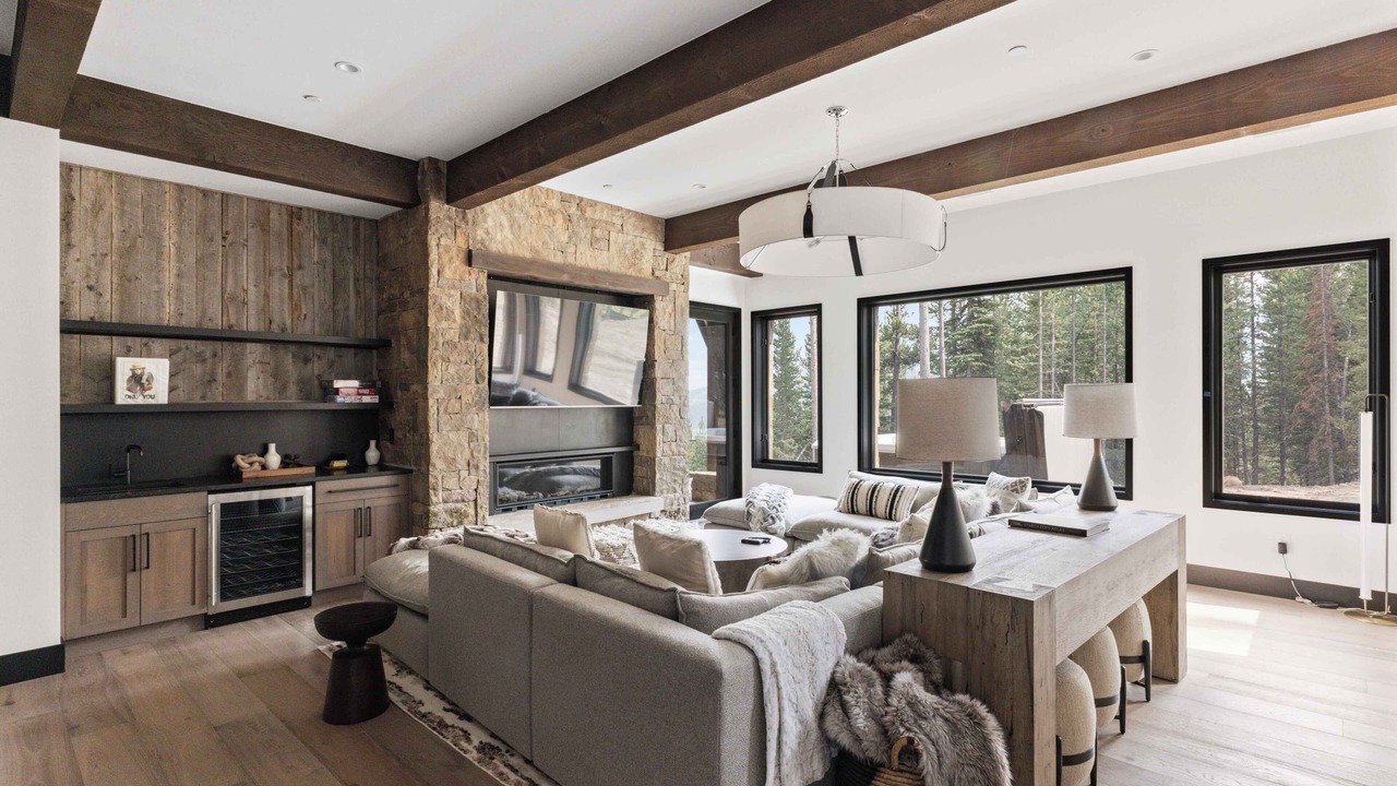 Photo of Livingroom in Big Sky