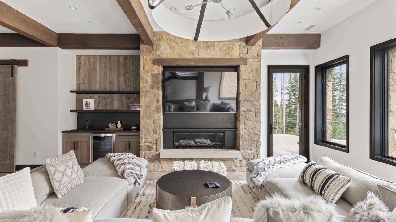 Photo of Livingroom in Big Sky