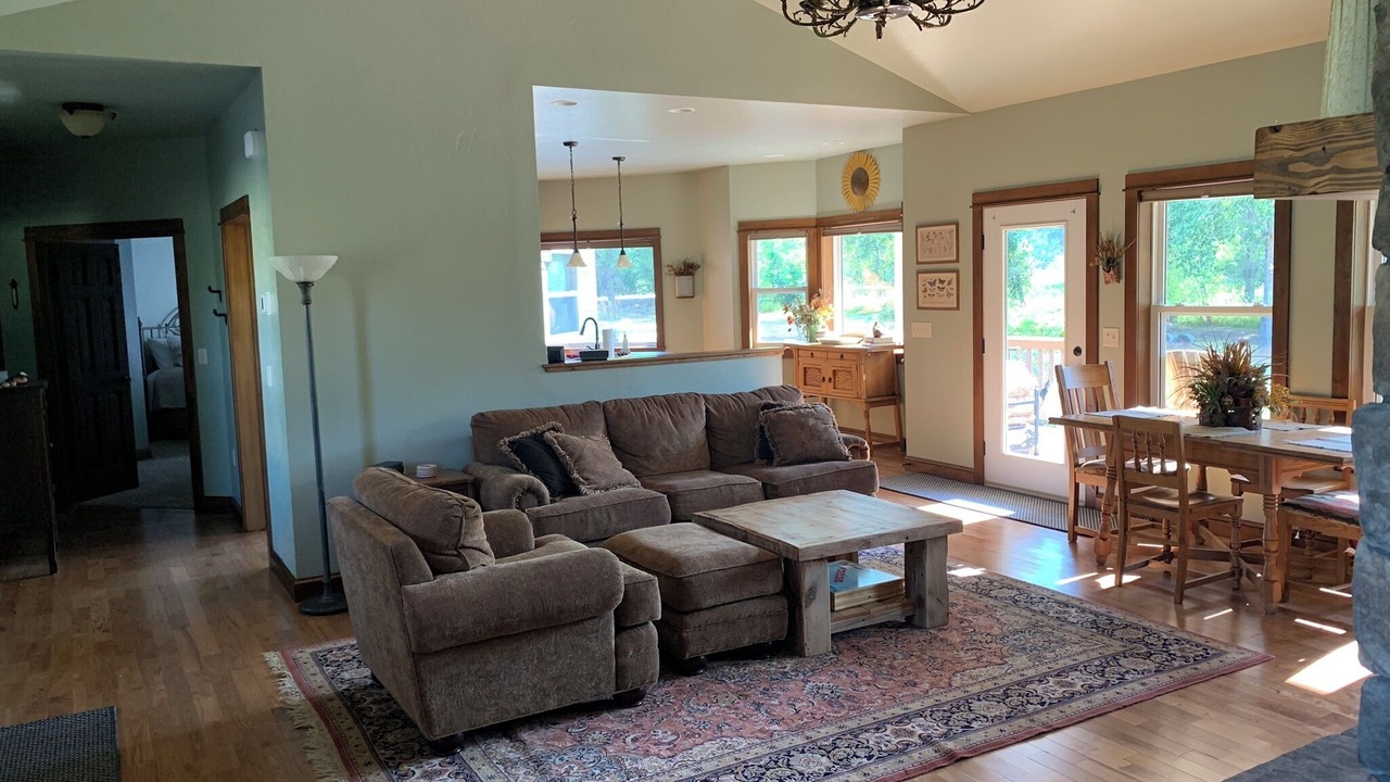Photo of Livingroom in Grantsdale