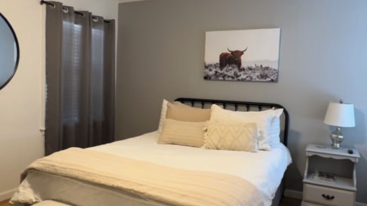 Photo of Bedroom in Raisin