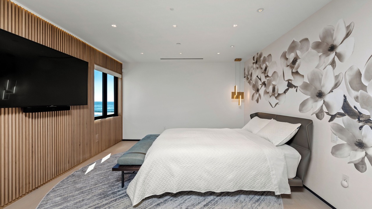 Photo of Bedroom in Western Malibu