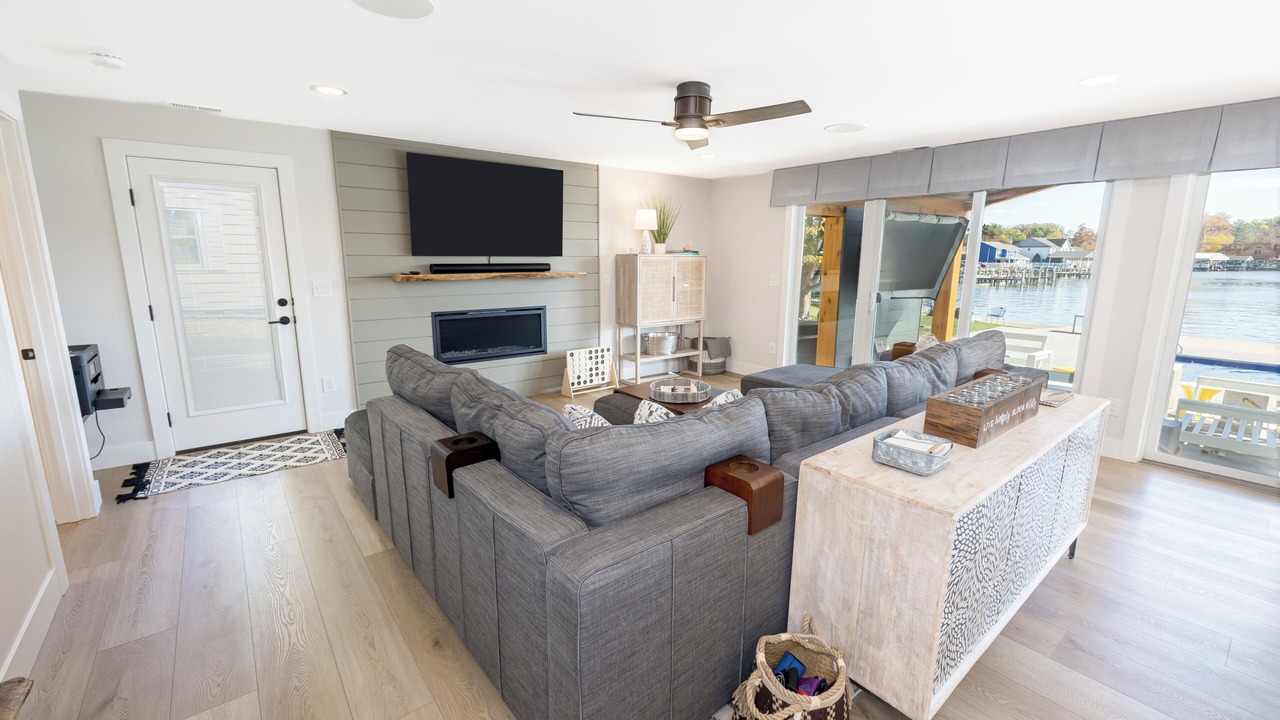 Photo of Livingroom in Lakeview