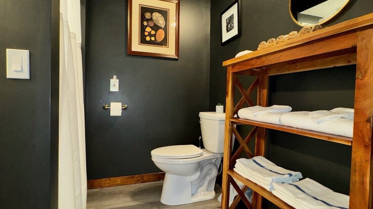 Photo of Bathroom in Dellroy
