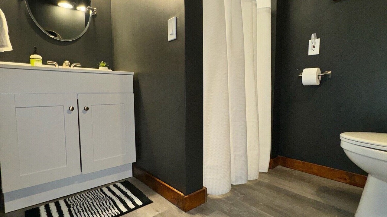 Photo of Bathroom in Dellroy