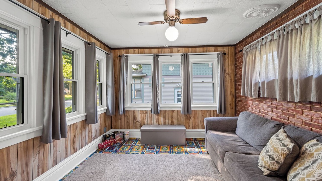 Photo of Livingroom in Ames