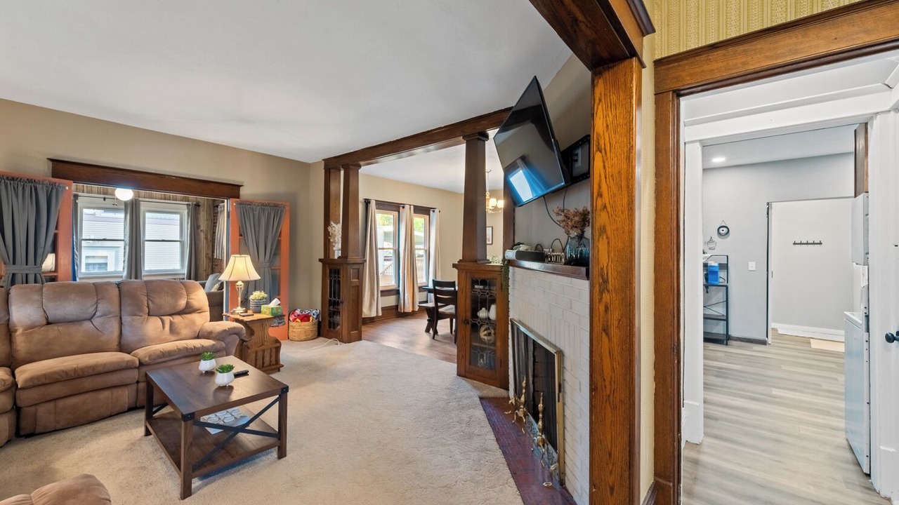 Photo of Livingroom in Ames