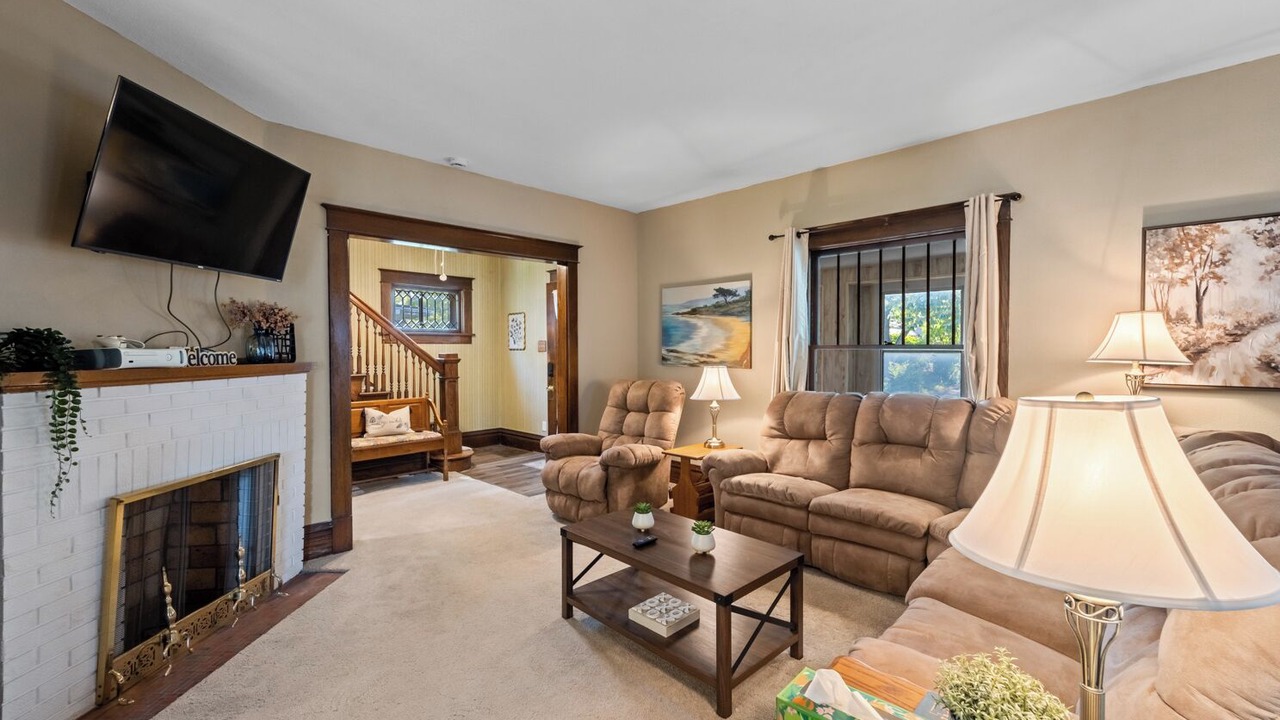 Photo of Livingroom in Ames