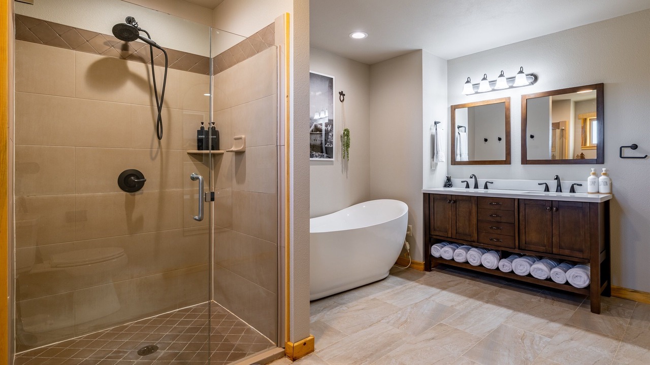 Photo of Bathroom in Wapiti