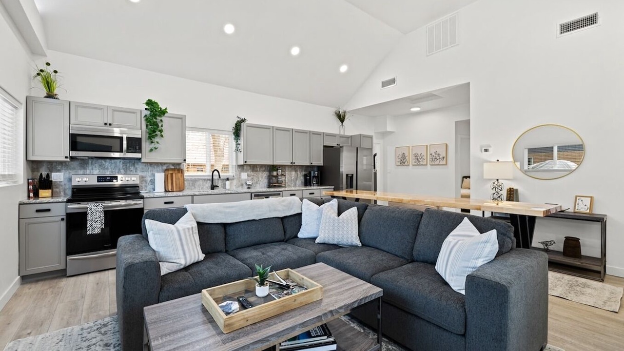 Photo of Livingroom in Veterans Park