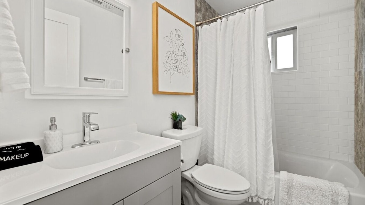 Photo of Bathroom in Veterans Park