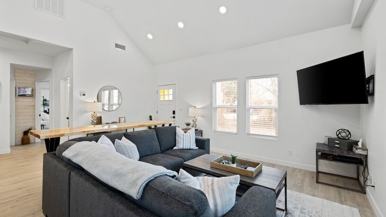 Photo of Livingroom in Veterans Park