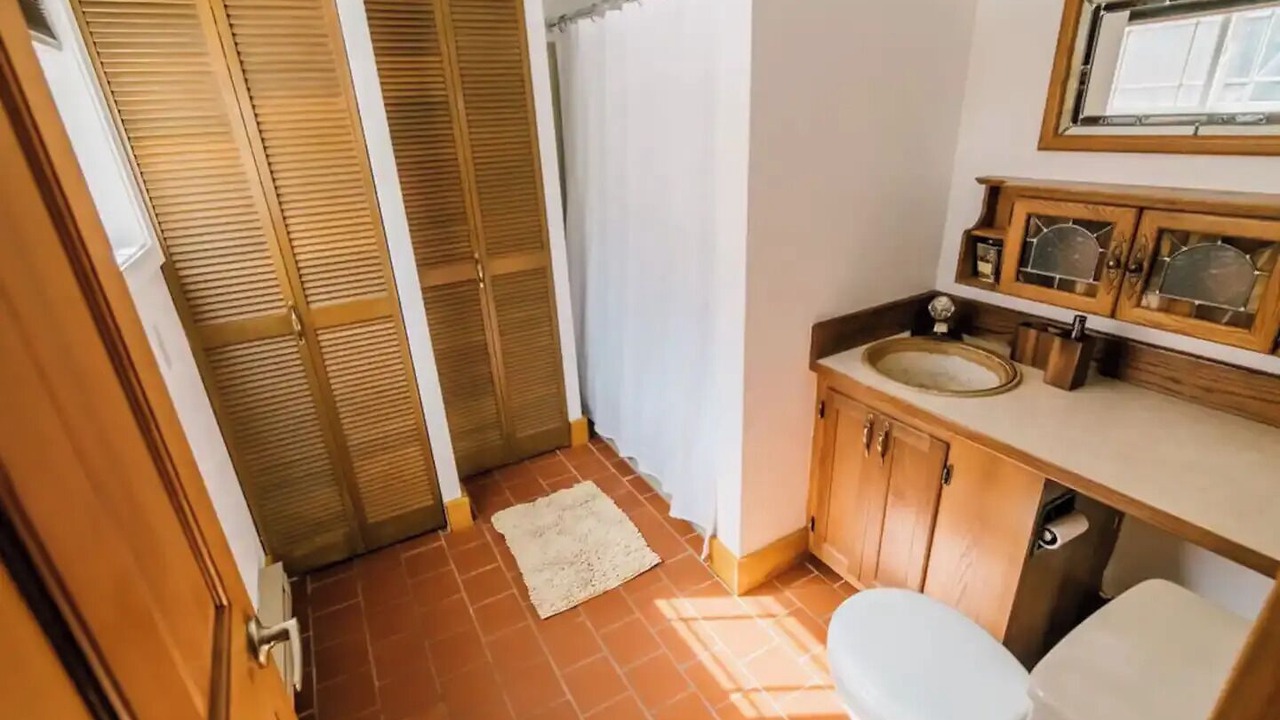 Photo of Bathroom in Helena West Side